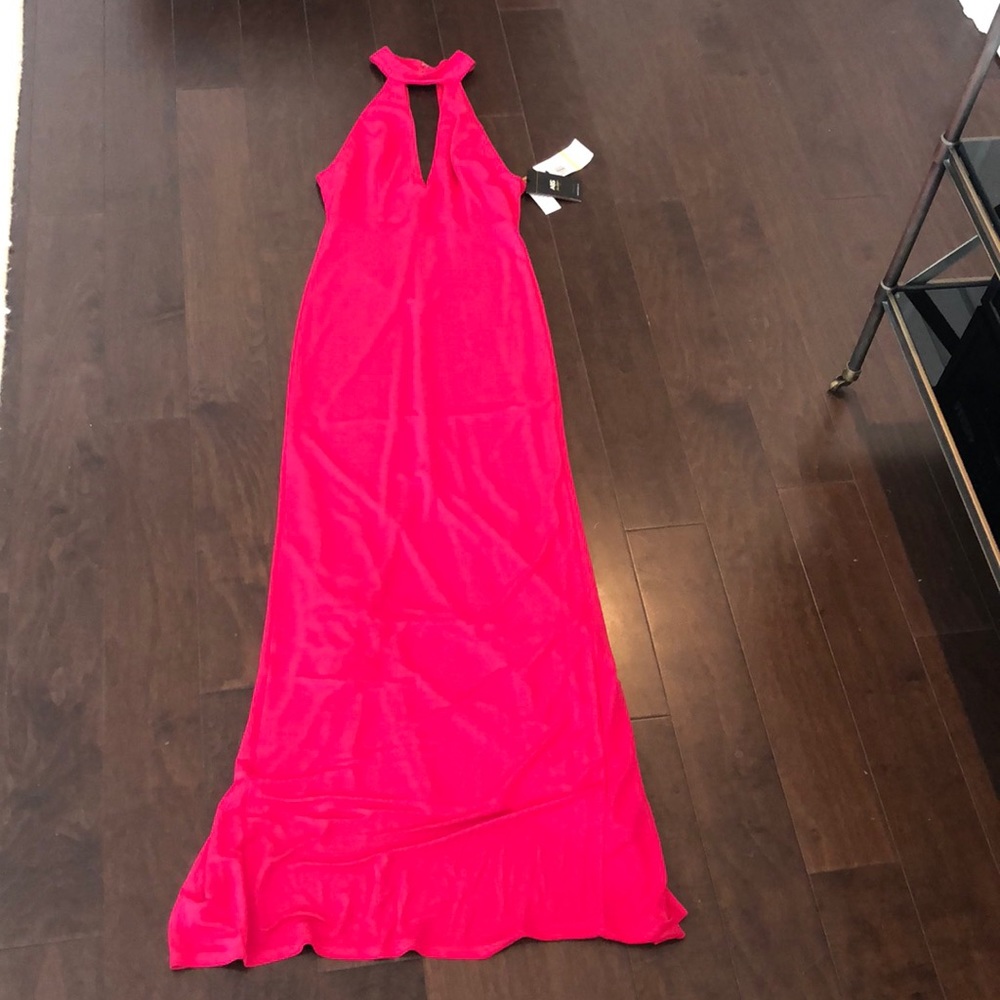 🆕 NWT ABS Gown size M Stunning flattering fit.